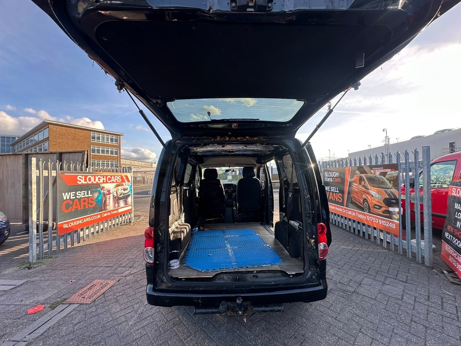Nissan NV200 2012 - Cars