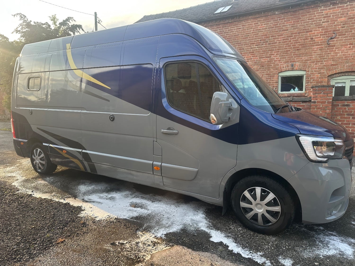 Custom  Ashbourne