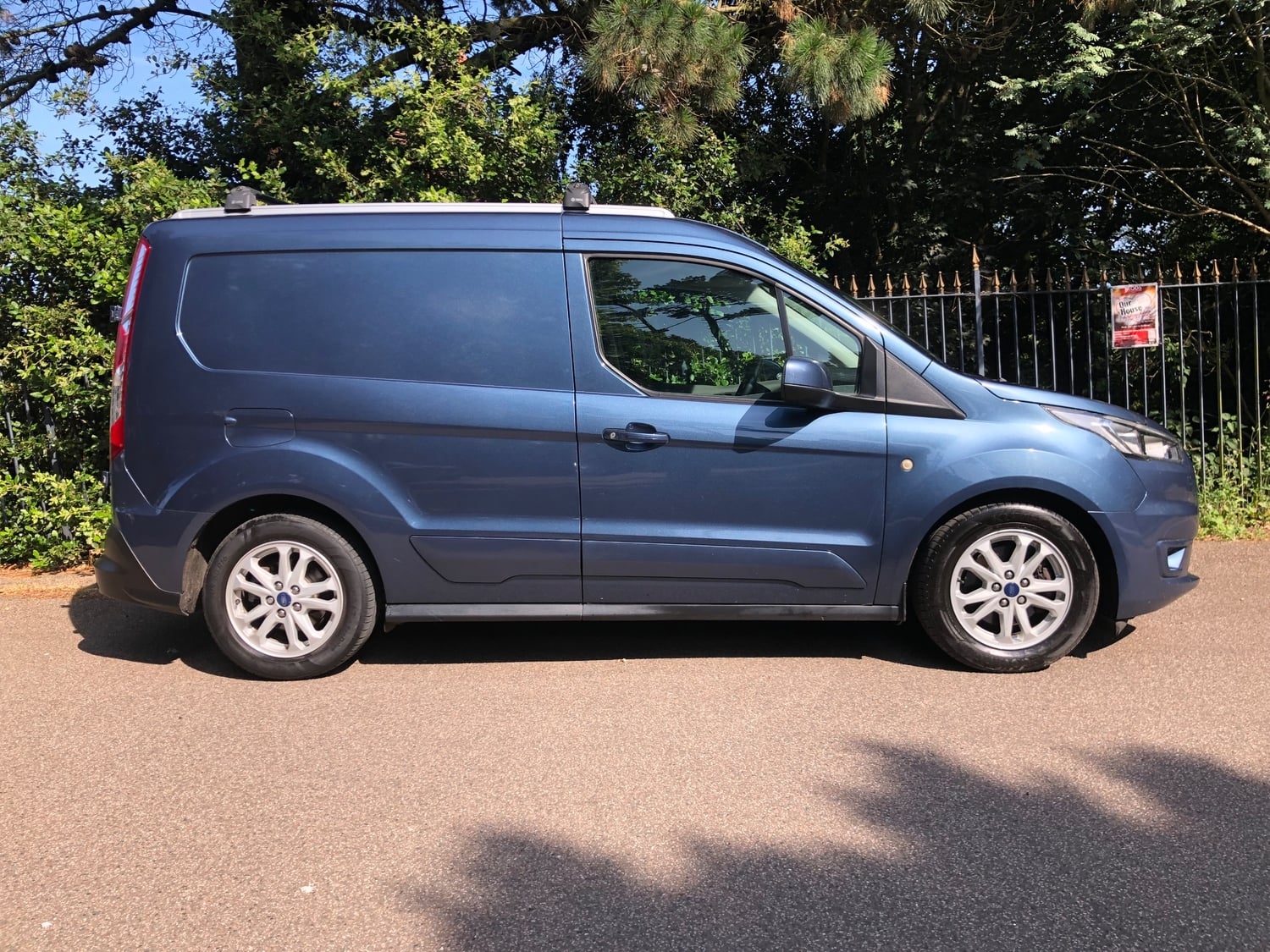 [ berth ]Ford Transit Connect