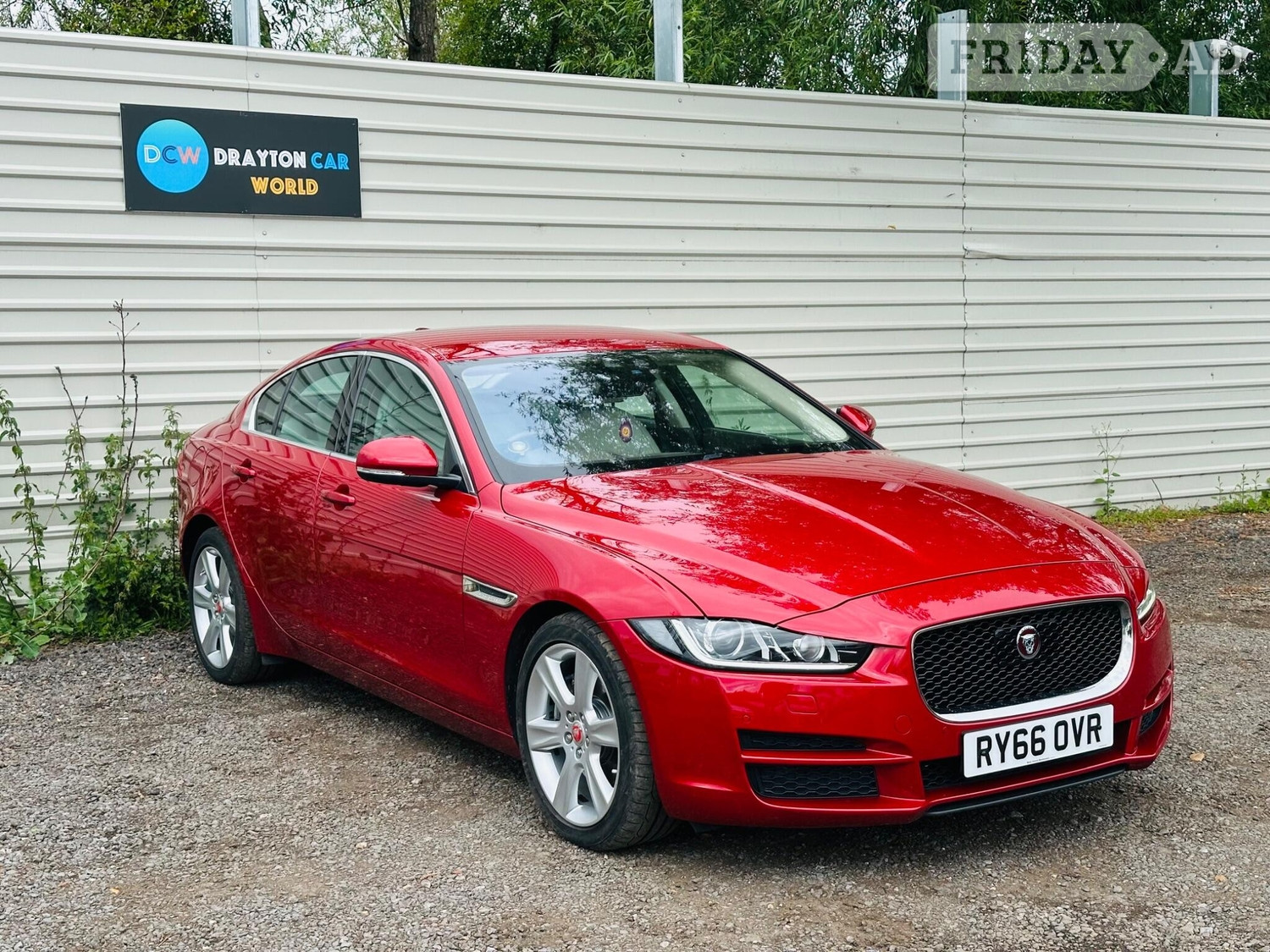 Jaguar XE 2016 - Cars in Hillingdon