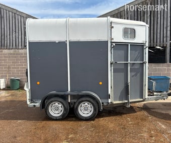 Ifor Williams Hunter 505   Horse Trailer