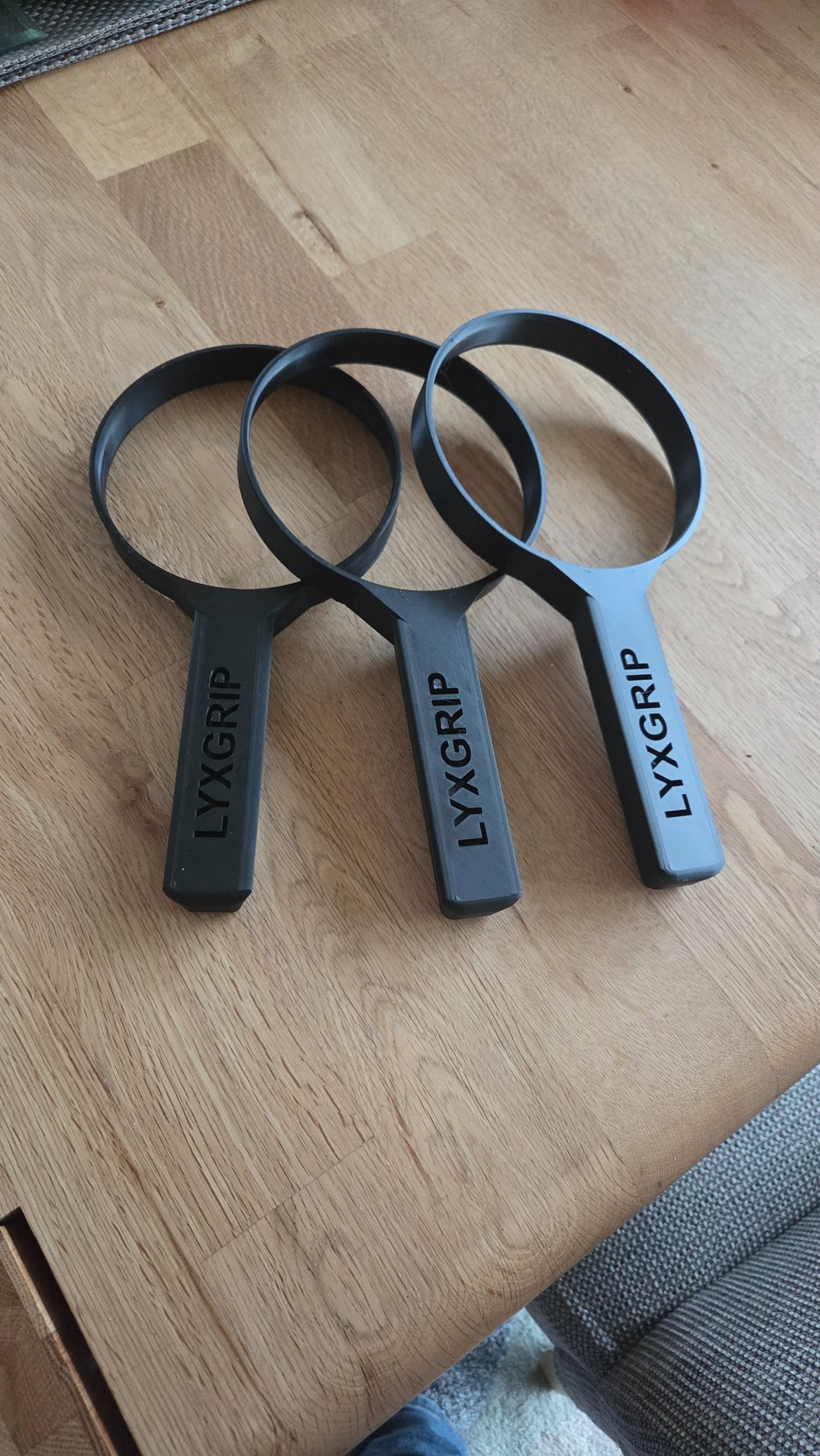 LyxGrip Mini Horslyx Holder - Mess-free treat dispensing