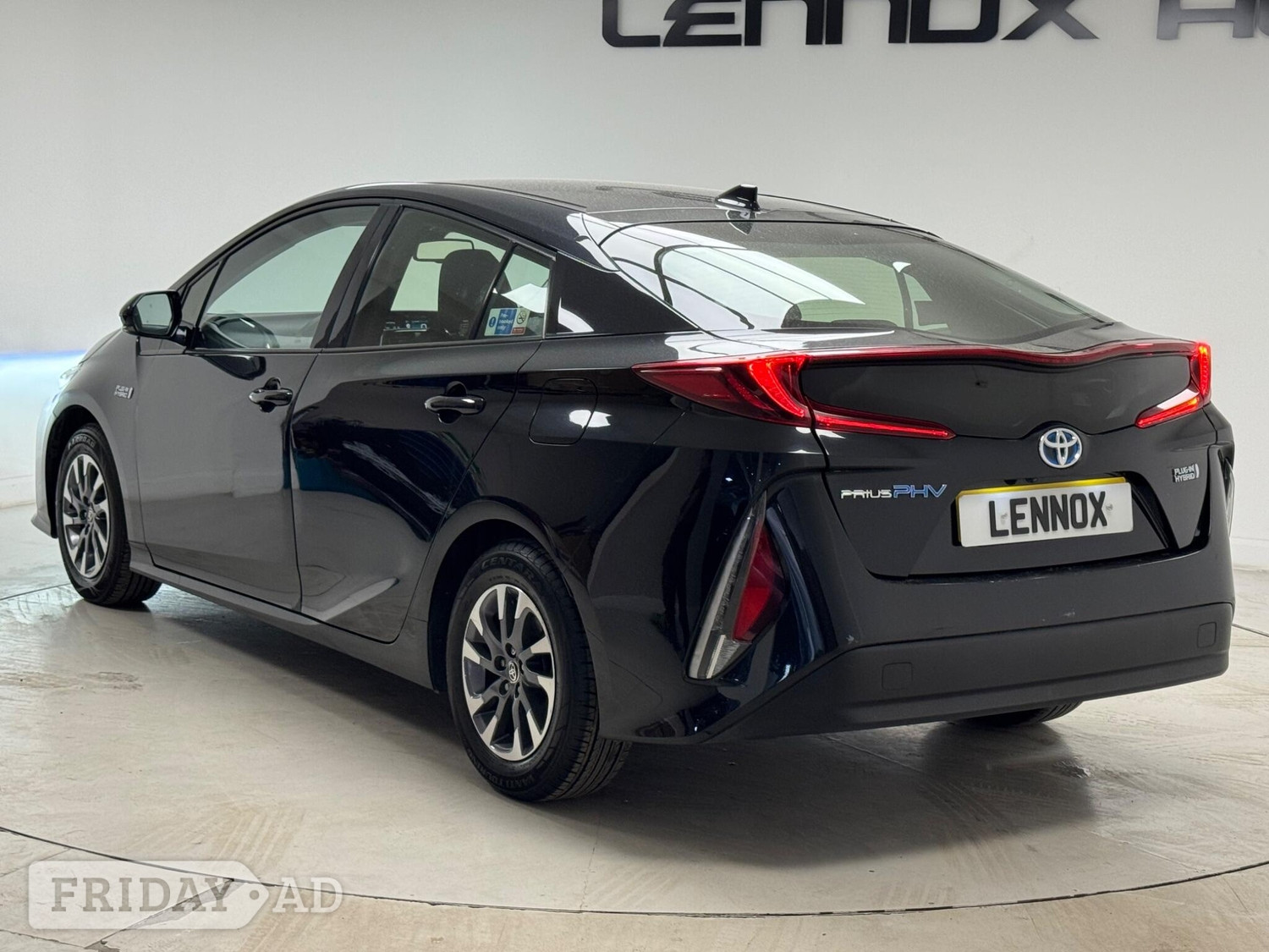 Toyota Prius 2021 - Cars in Brent