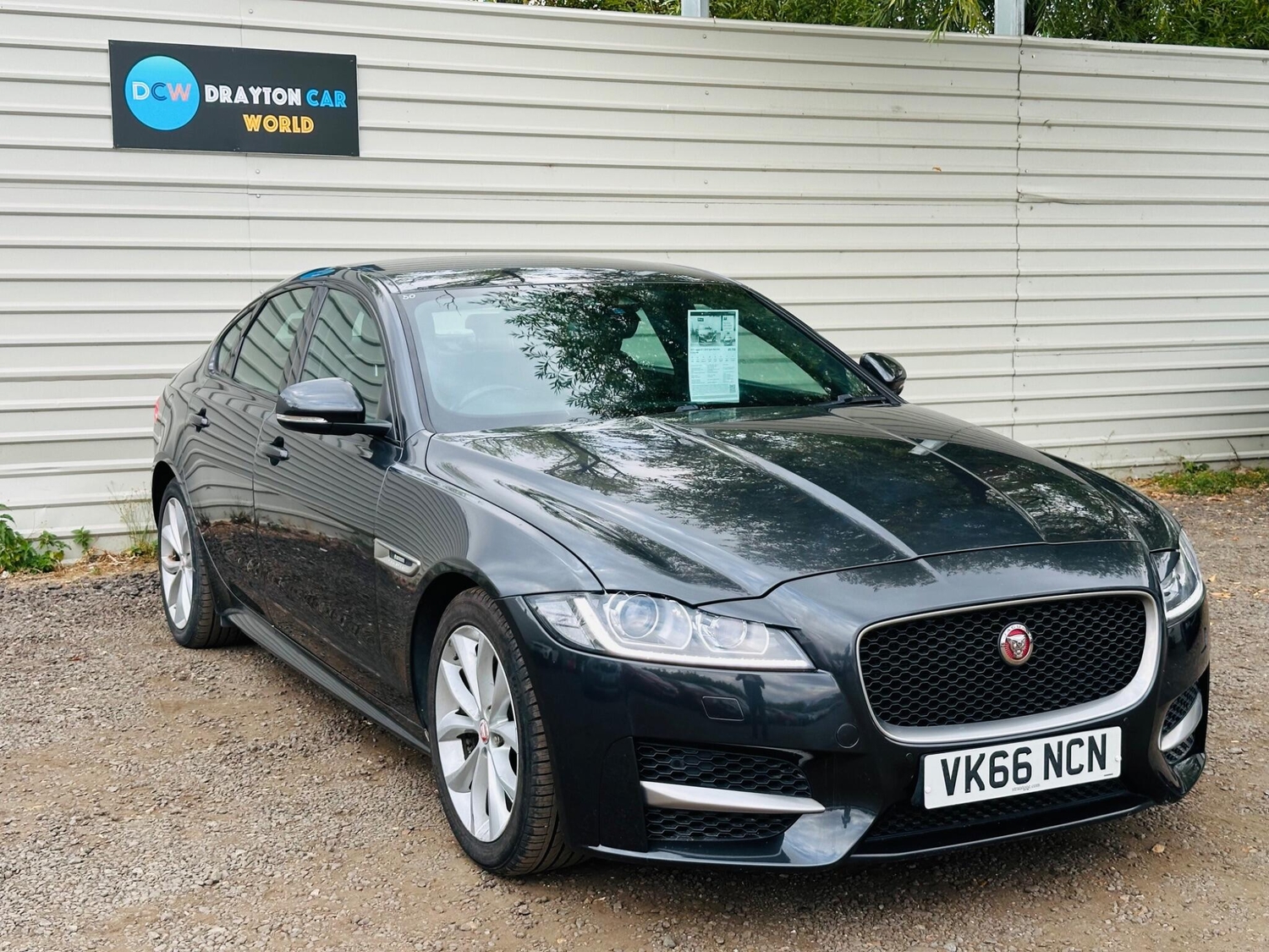 Jaguar XF 2016 - Cars in Hillingdon