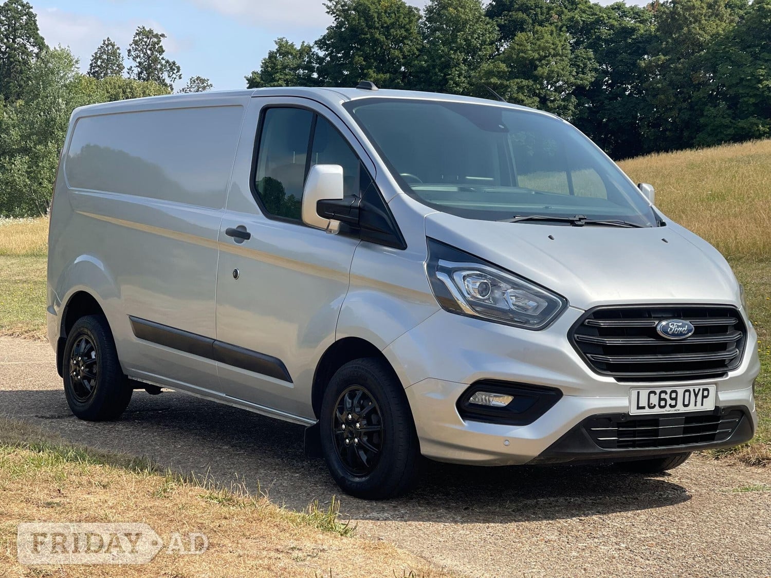 [ berth ]Ford Transit Custom