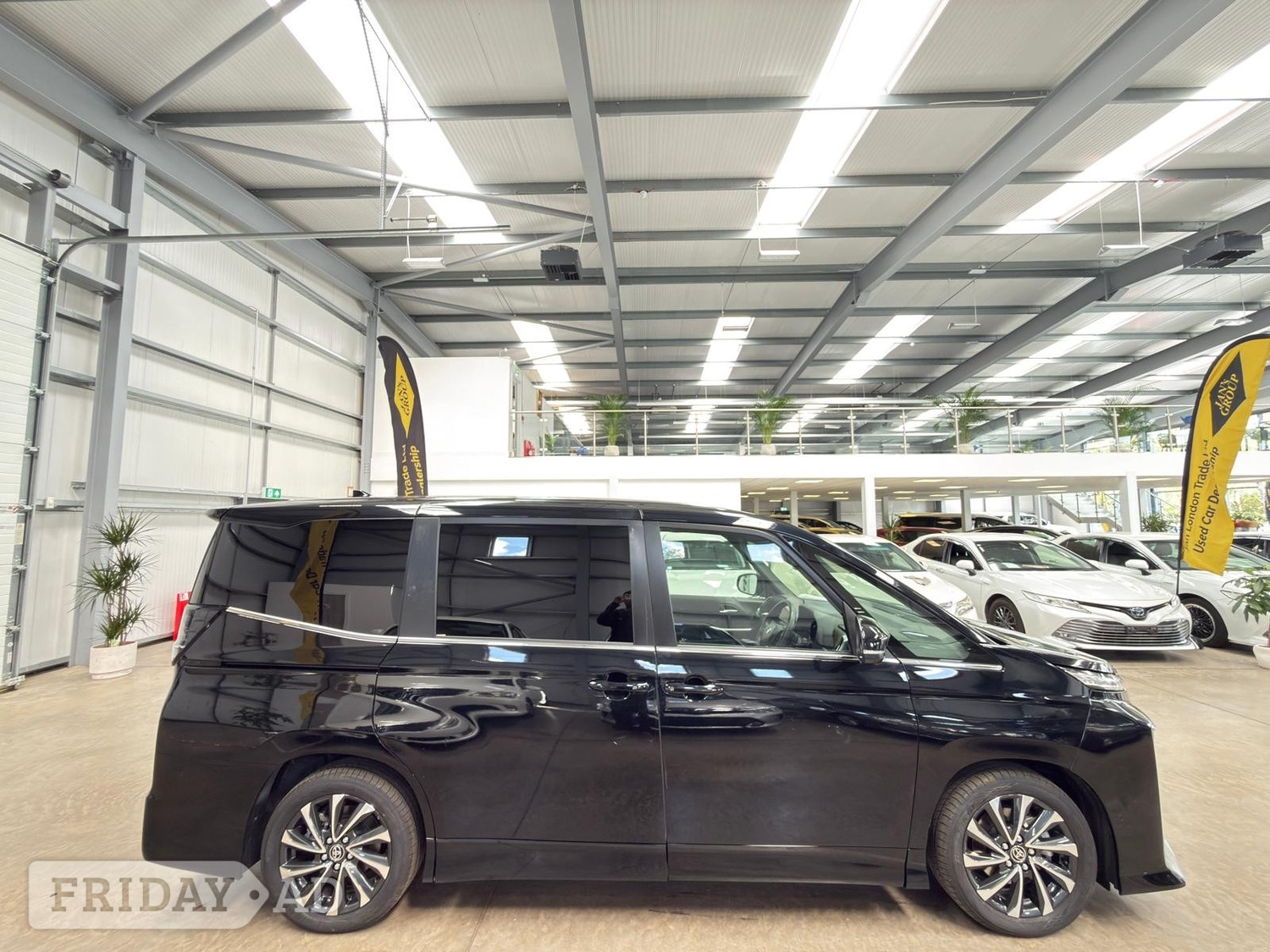 Toyota Voxy Reading