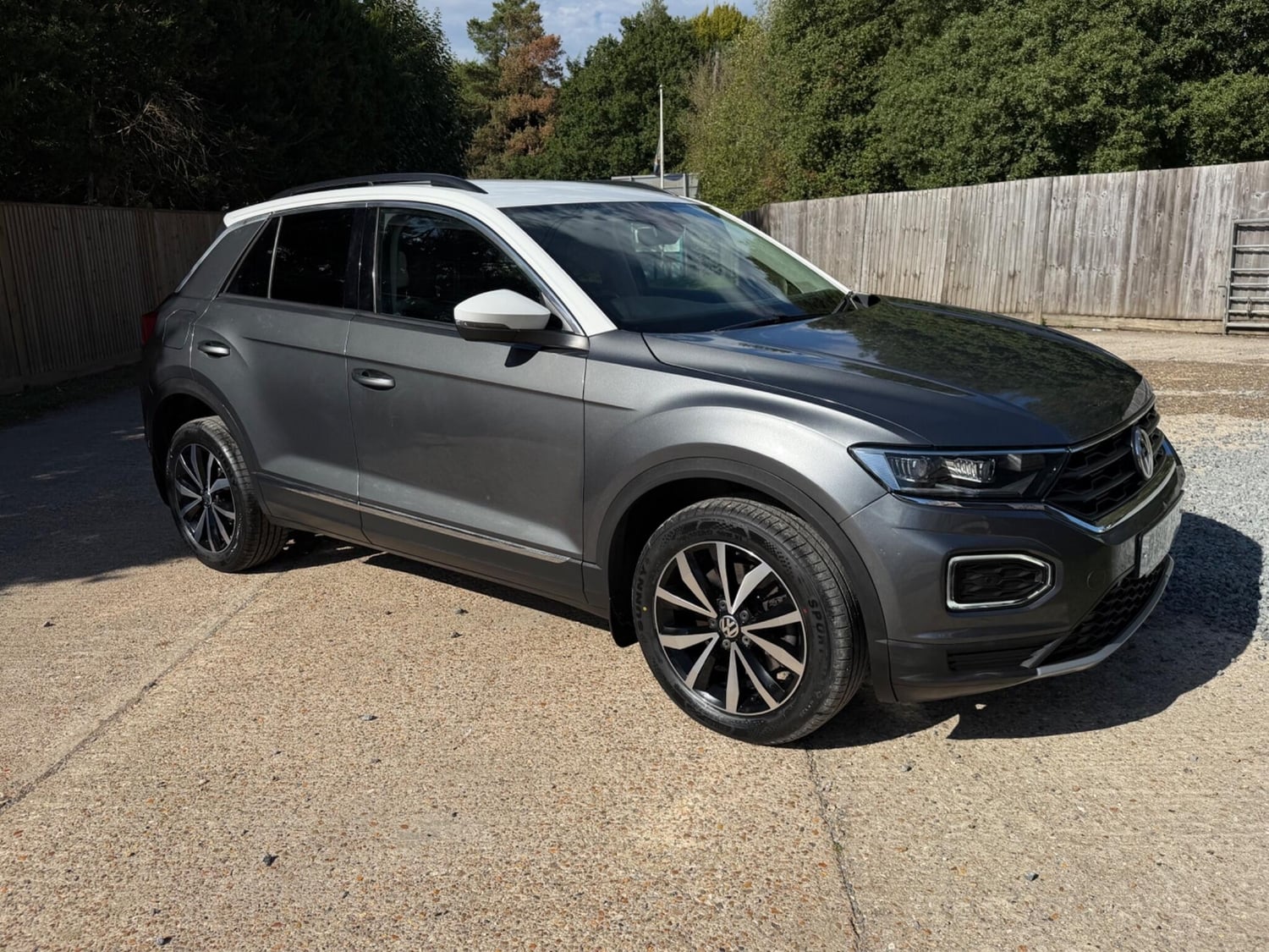 Volkswagen T-Roc 2018 - Cars