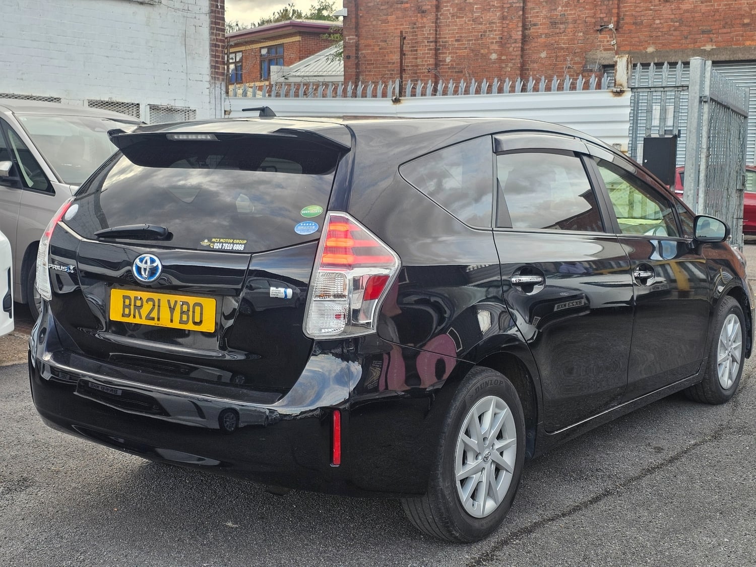 Toyota Prius+ 2021 - Cars