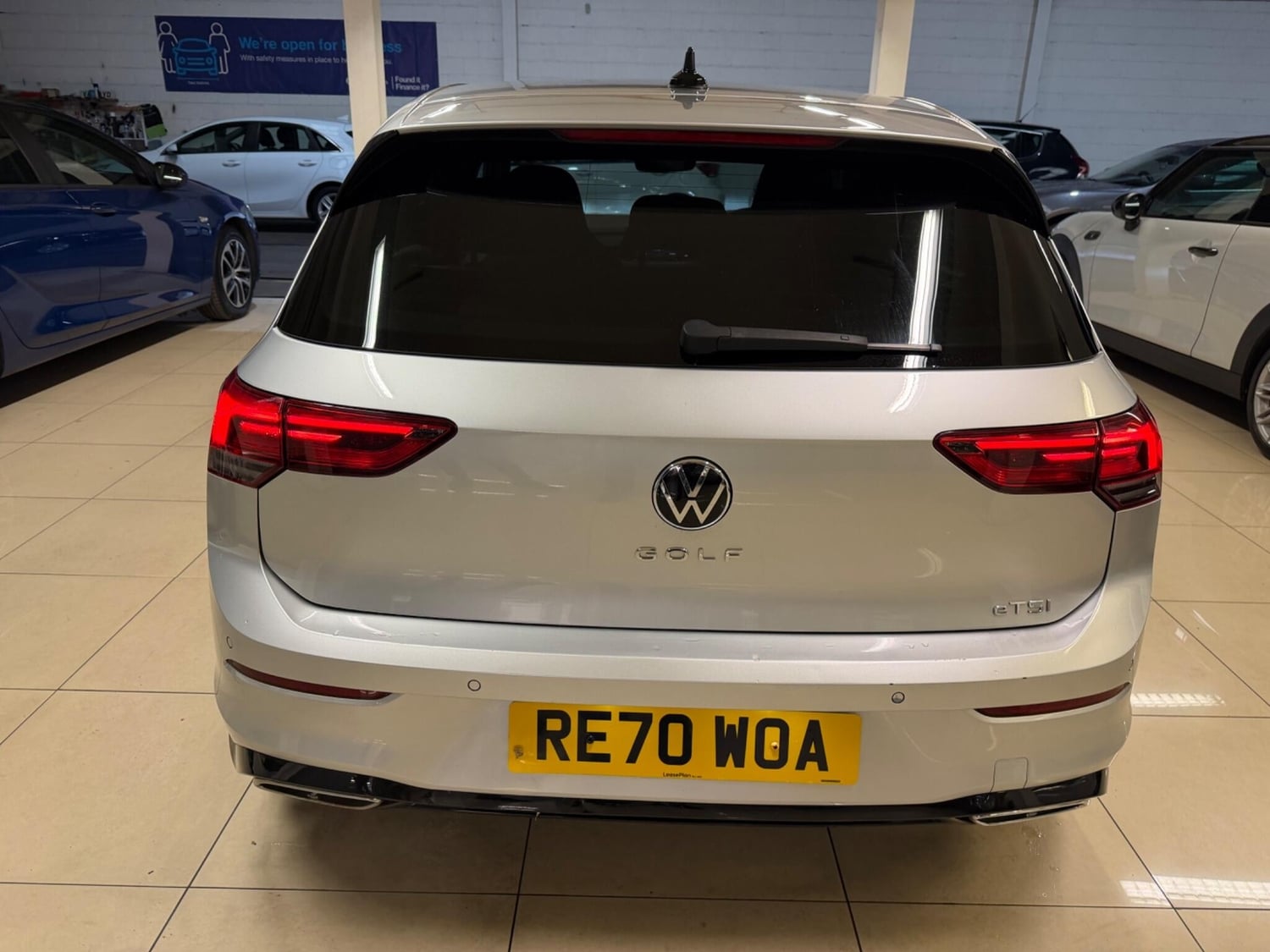 Volkswagen Golf 2020 - Cars