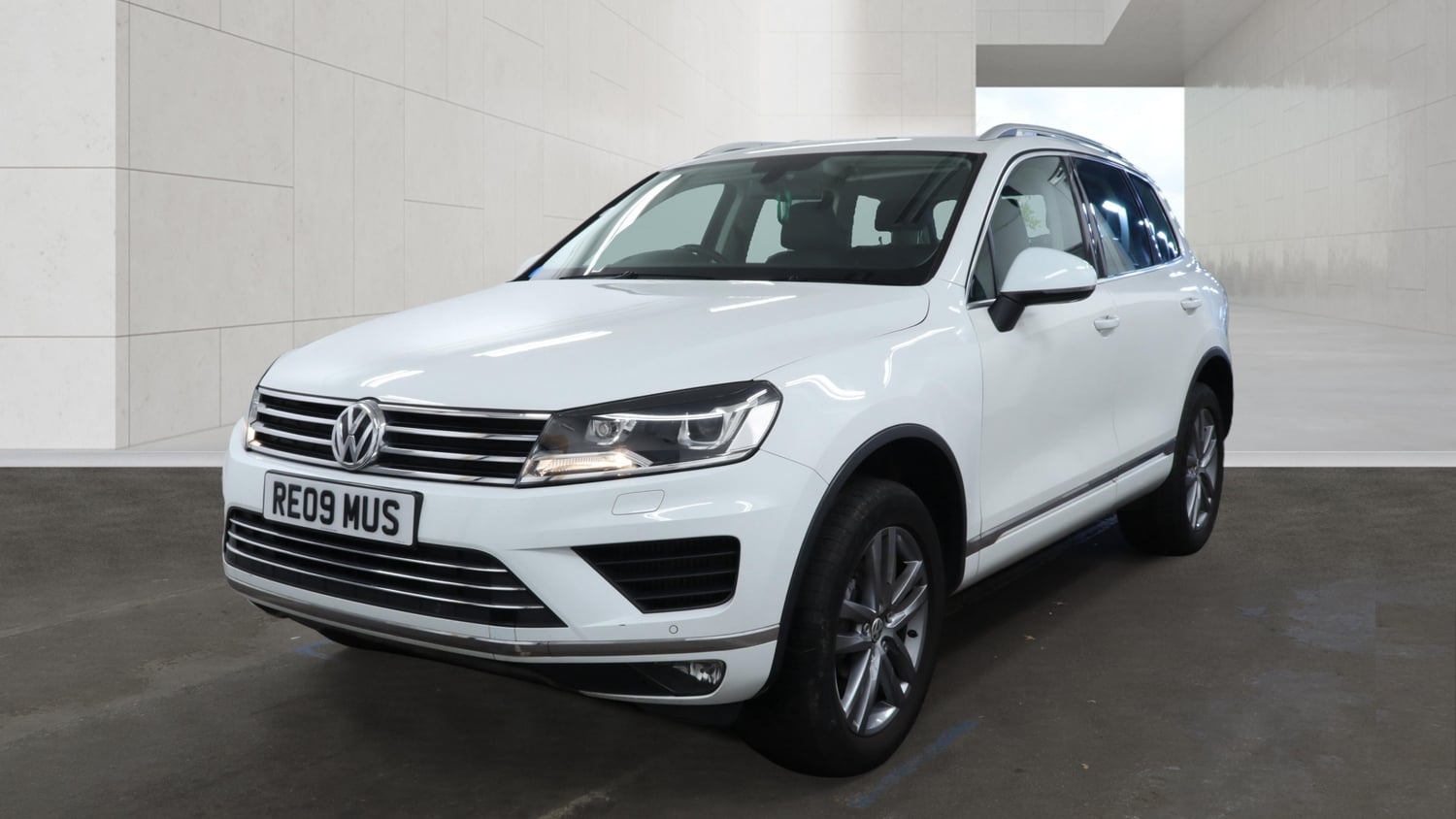 Volkswagen Touareg 2016 - Cars
