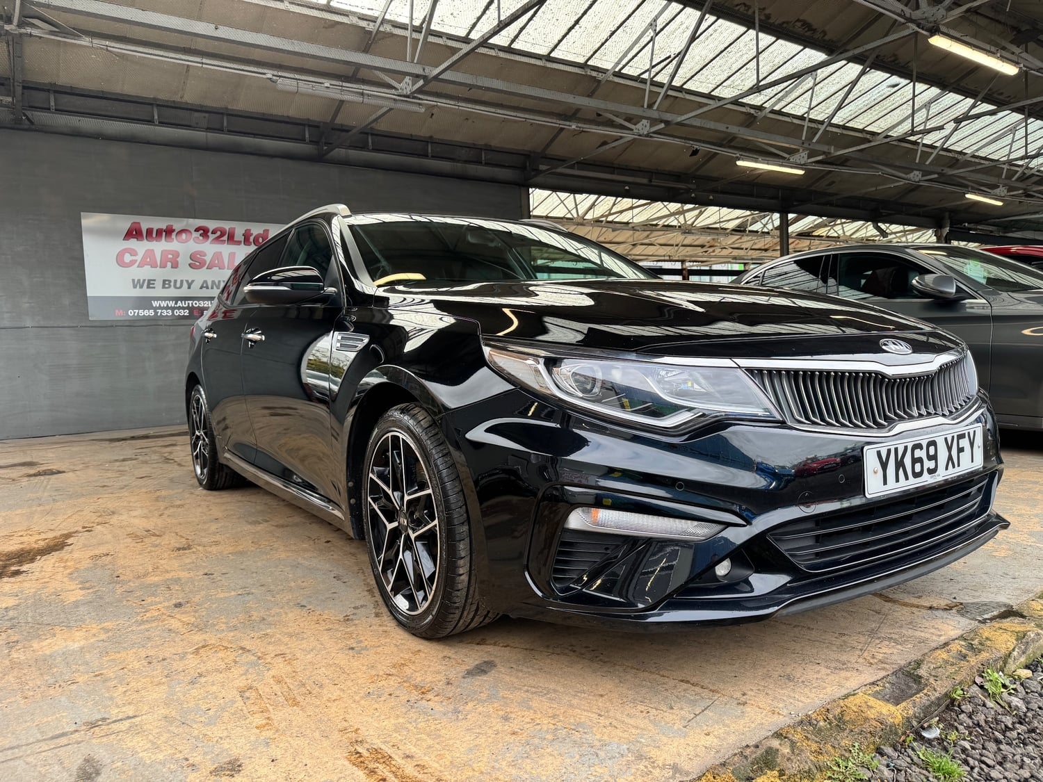 Kia Optima 2019 - Cars in West Molesey