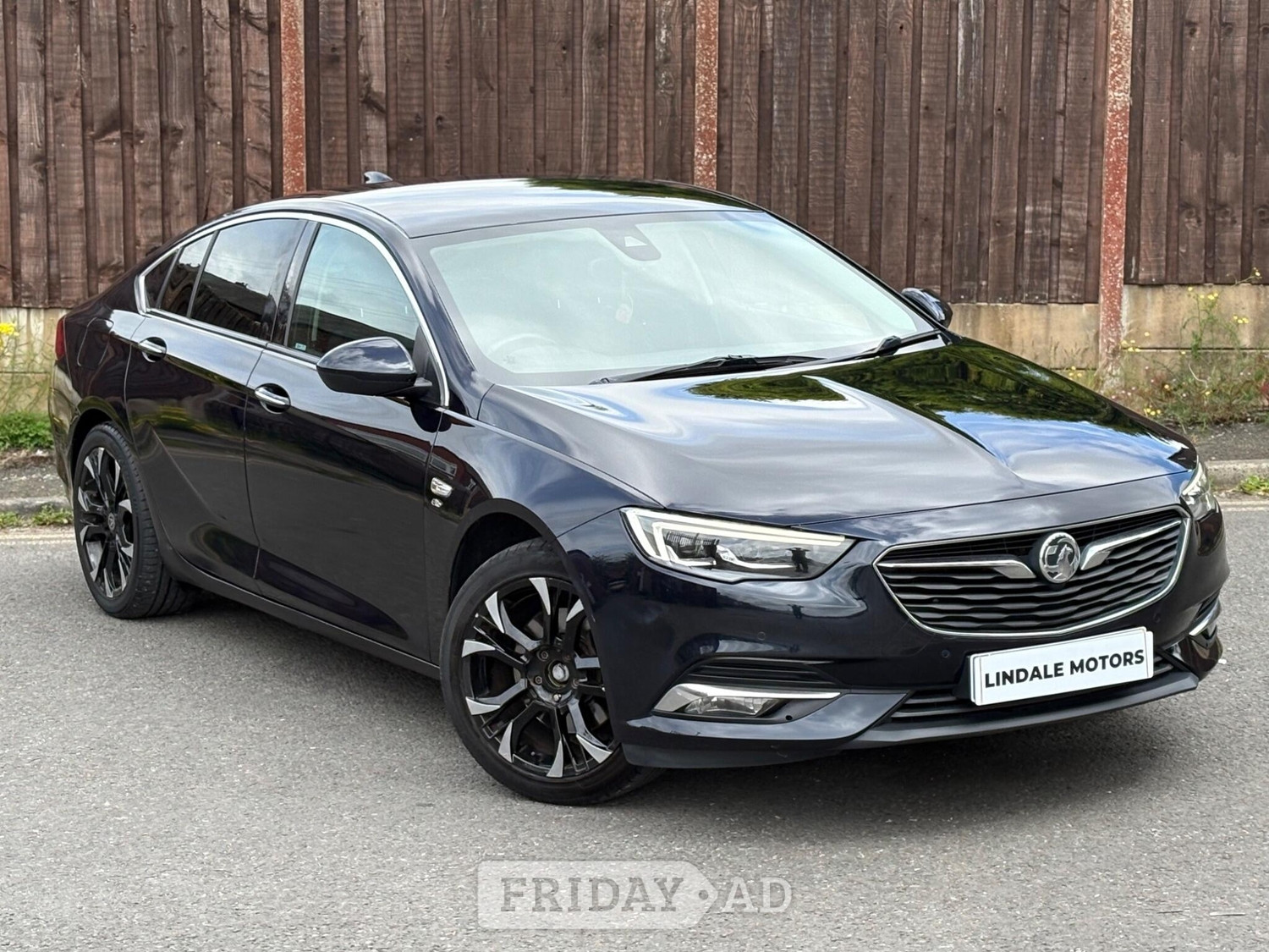 Vauxhall Insignia 2017 in Oldham