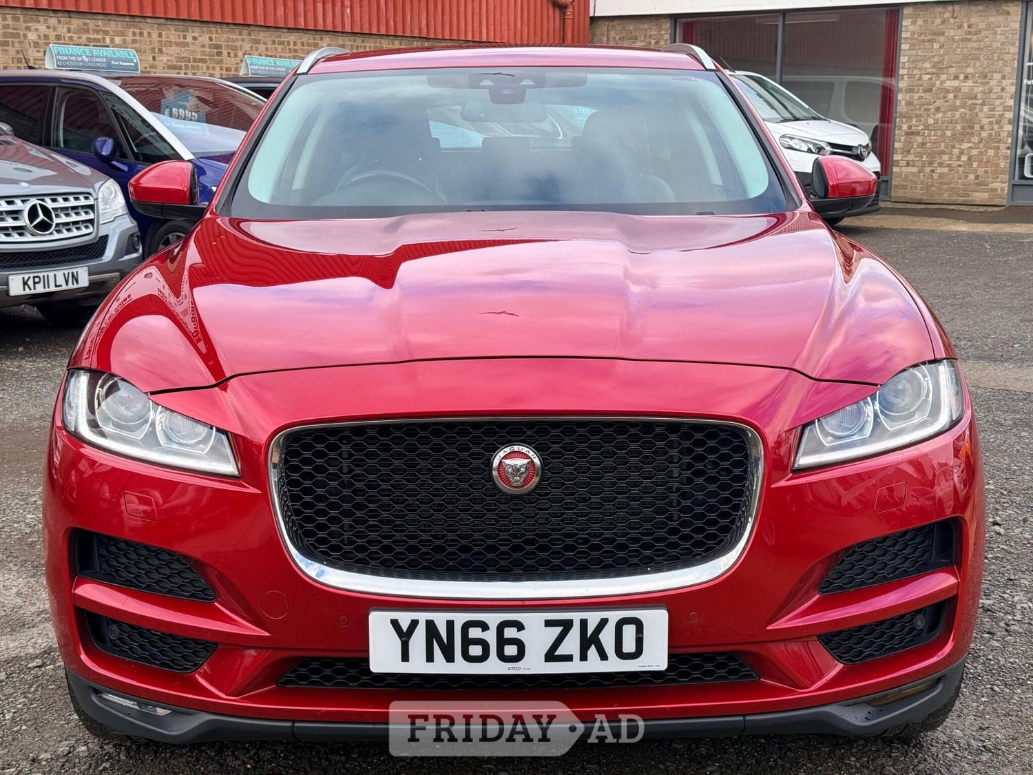 [ berth ]Jaguar F-Pace
