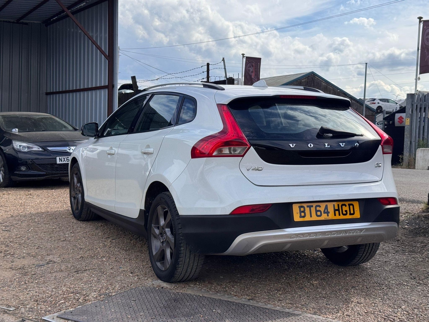 Volvo V40 Cross Country 2014 - Cars in Peterborough