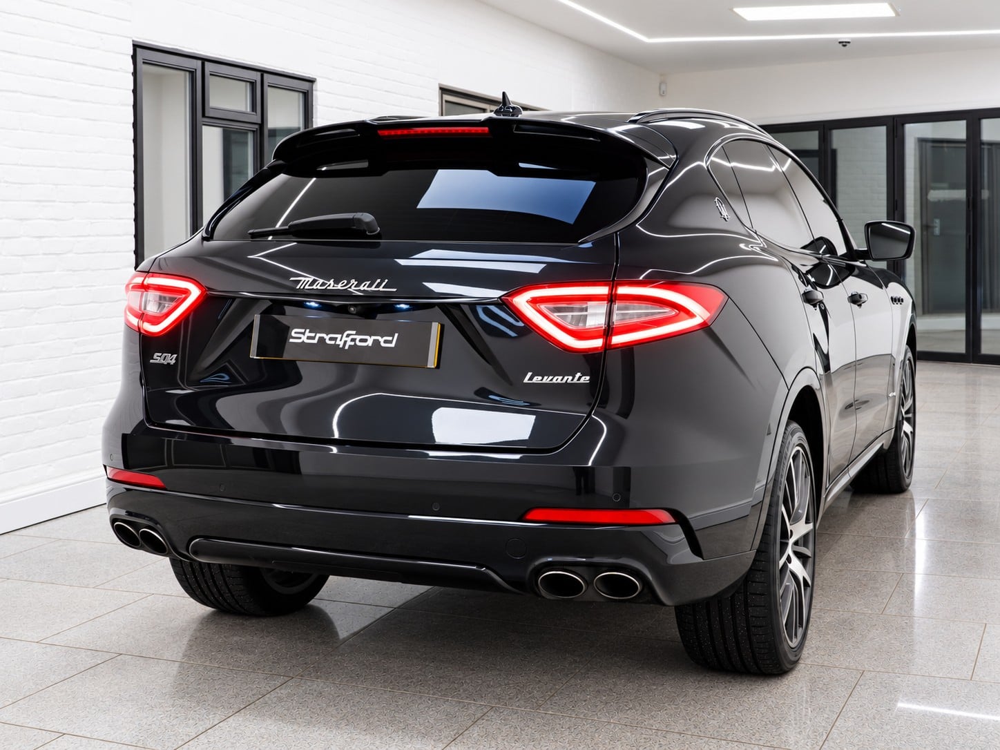 [ berth ]Maserati Levante