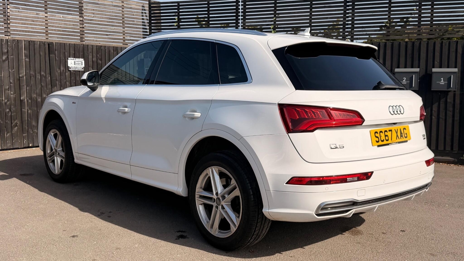 Audi Q5 2017 - Cars