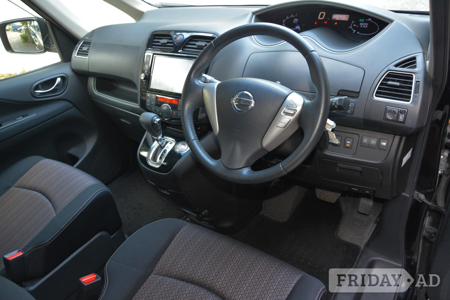 Nissan Serena Chingford