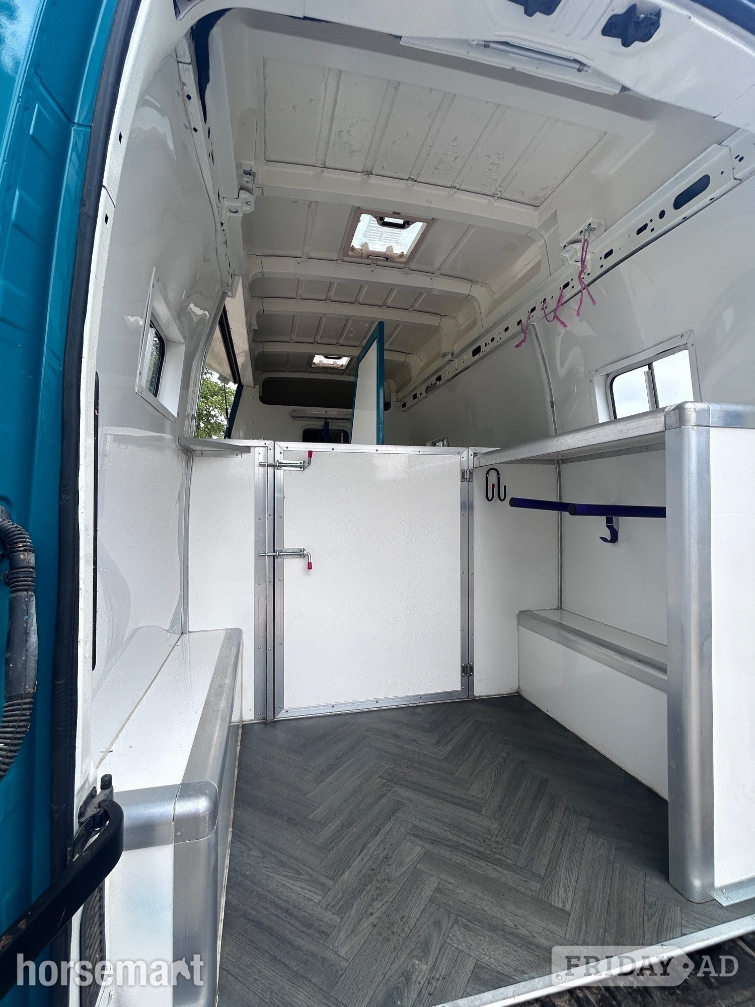 Southwest  Renault Horsebox - Trailers & Horseboxes in Guildford
