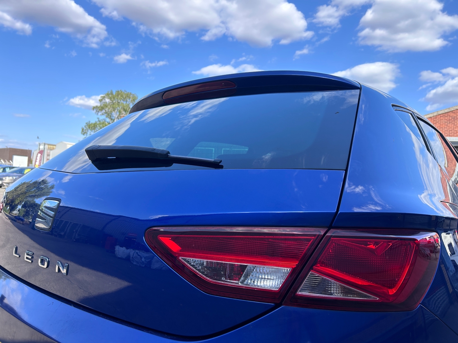 [ berth ]SEAT Leon