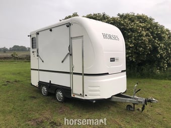 Equi-Trek Space-Treka L   Horse Trailer