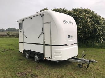 Equi-Trek Space-Treka L   Horse Trailer