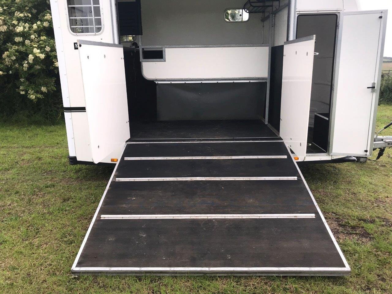 Equi-Trek Space-Treka L   Horse Trailer - Trailers & Horseboxes