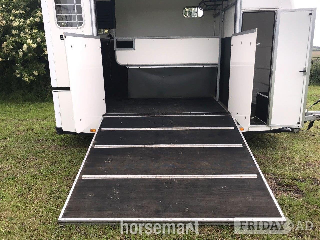 Equi-Trek Space-Treka L   Horse Trailer - Trailers & Horseboxes