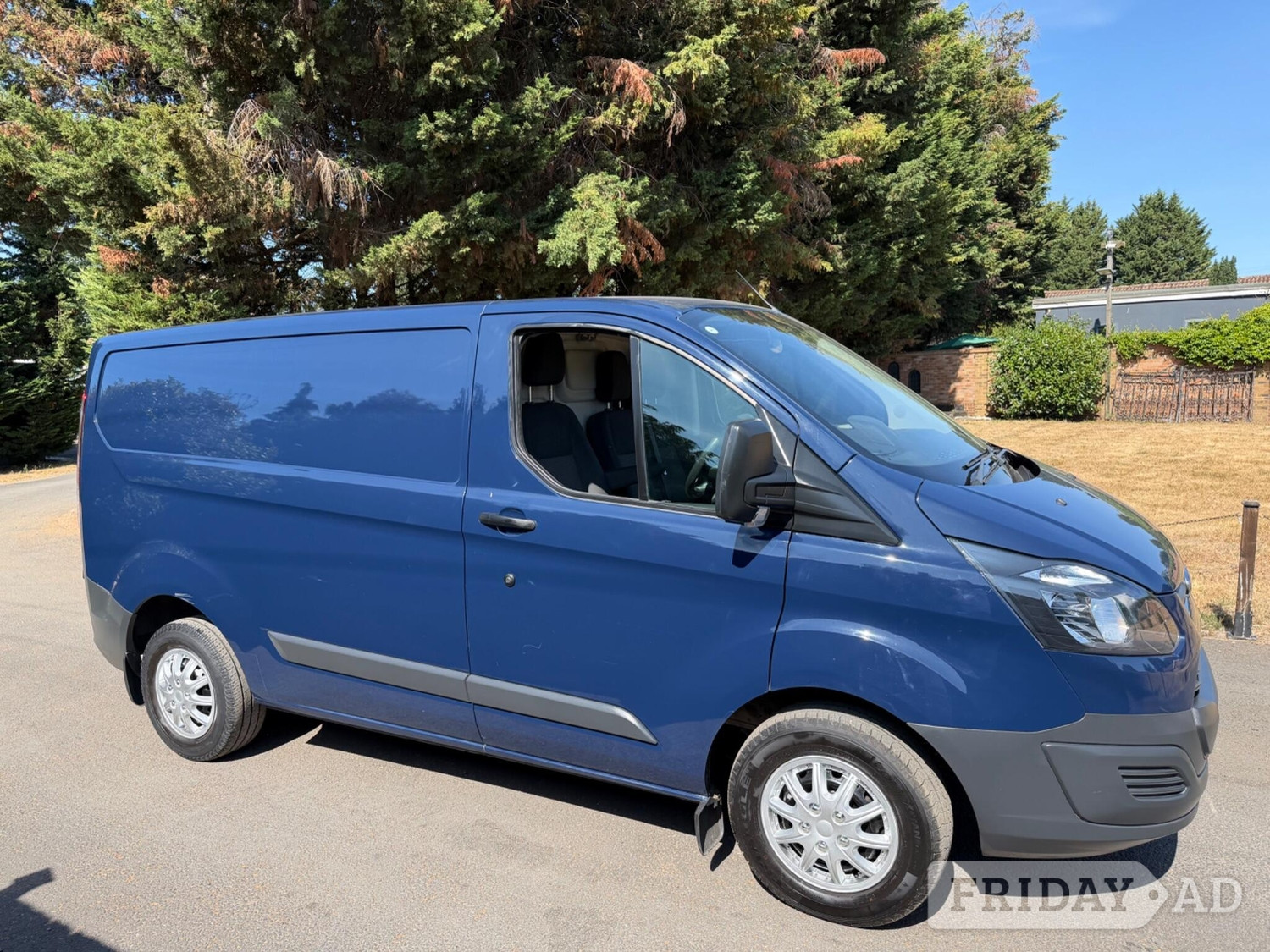 [ berth ]Ford Transit Custom