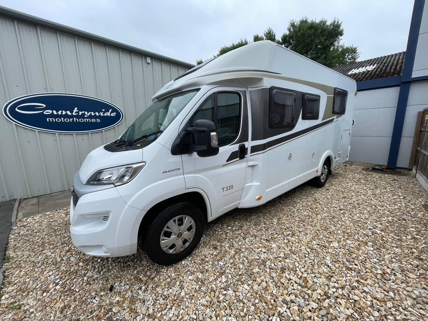 [ berth ]Hymer Carado