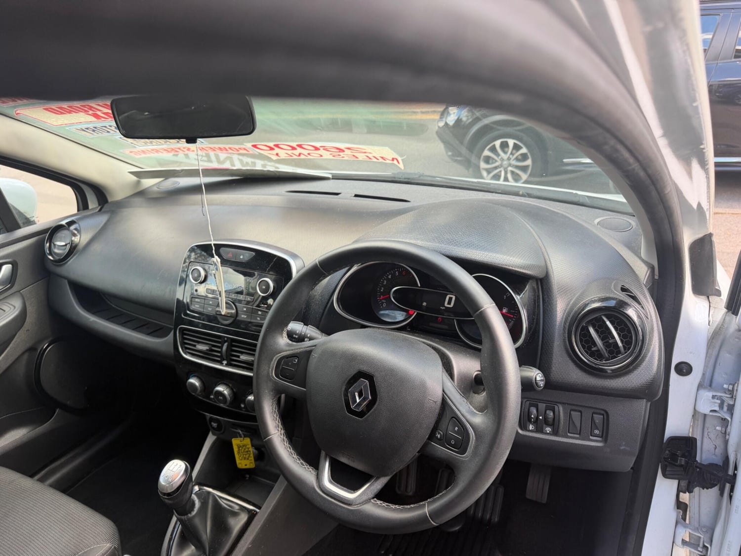 Renault Clio 2018 - Cars in Sutton