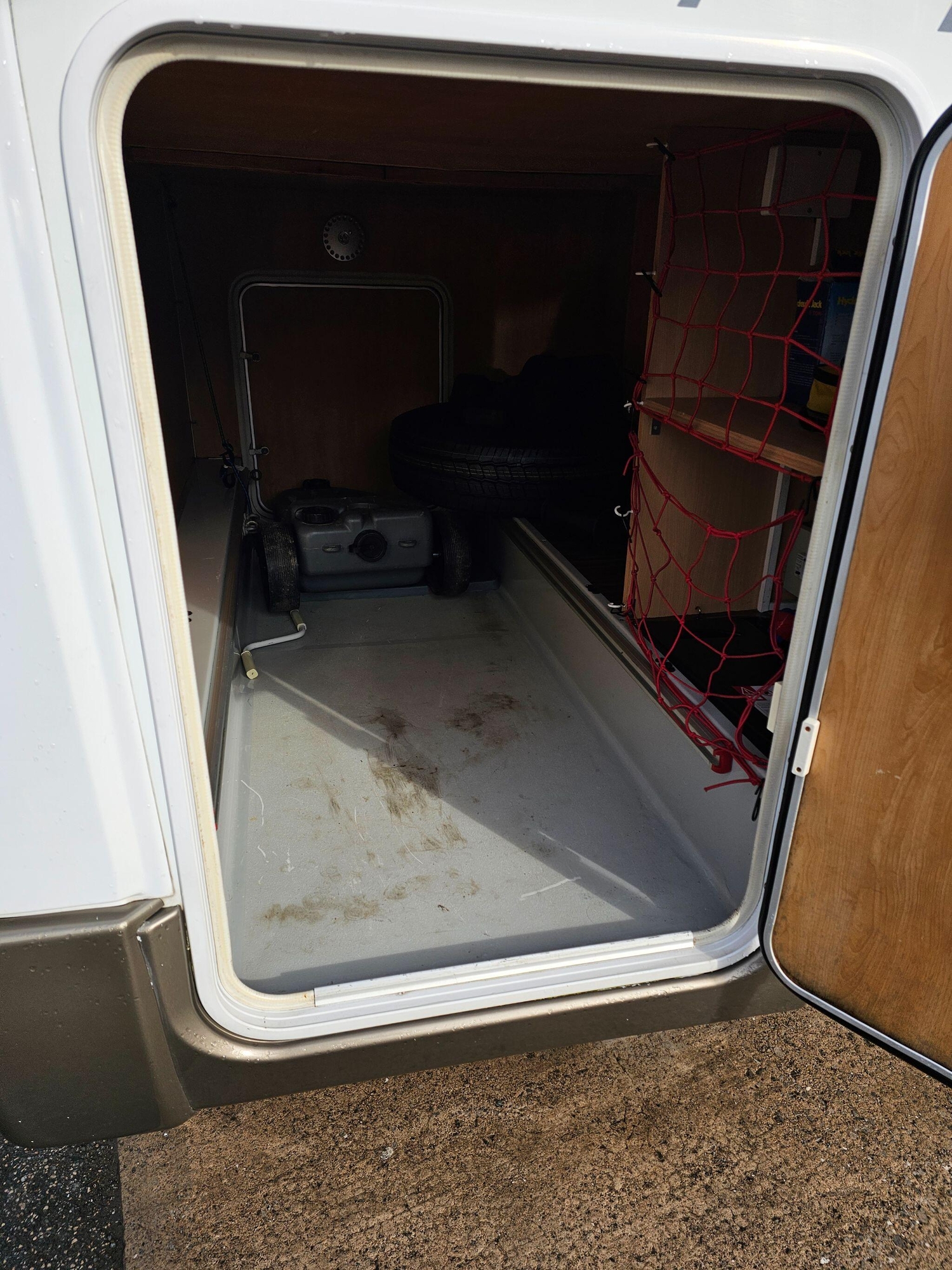 Pilote Galaxy G730 TJ Référence 2010 for sale - Motorhomes & Caravans