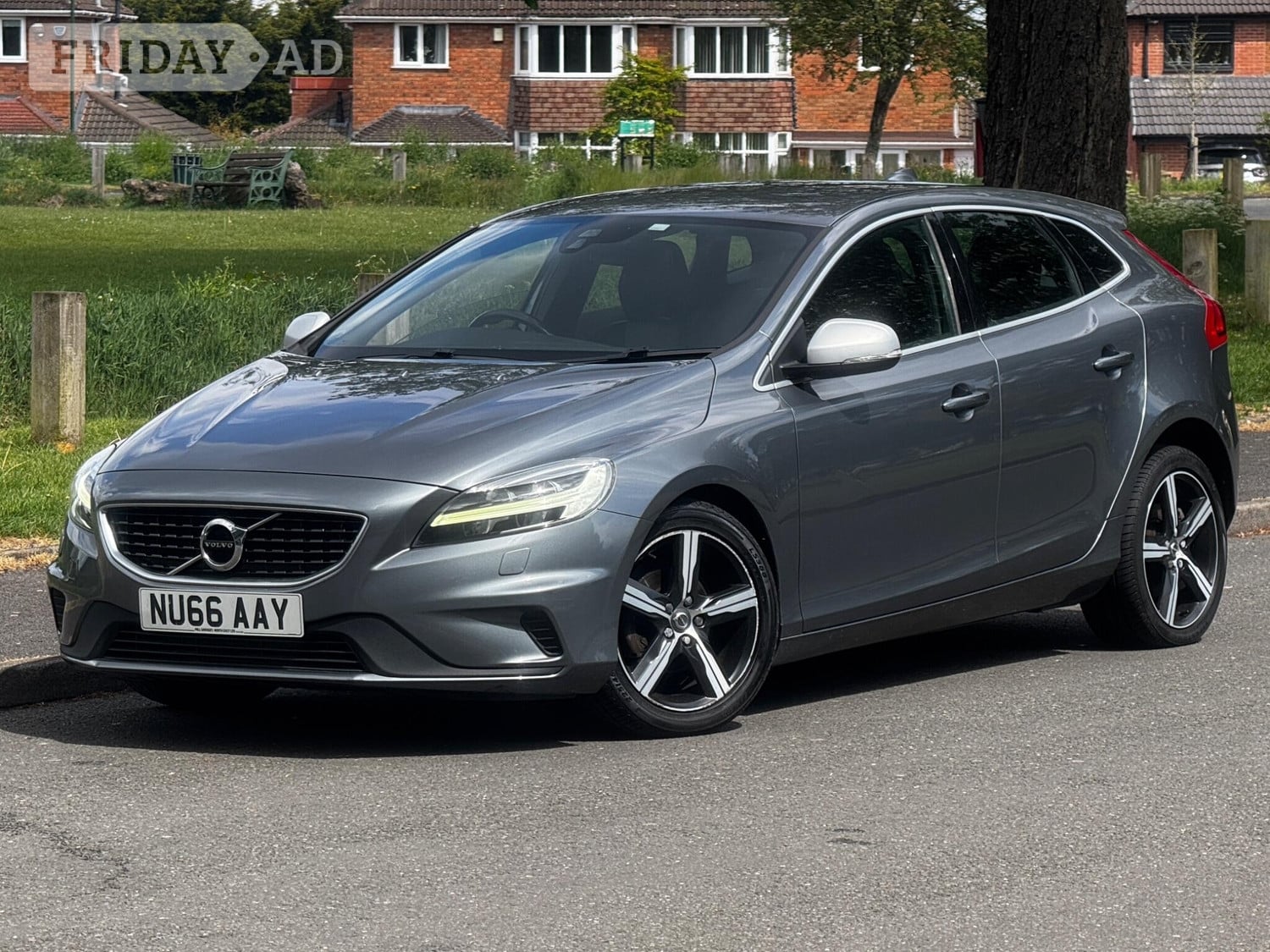 [ berth ]Volvo V40