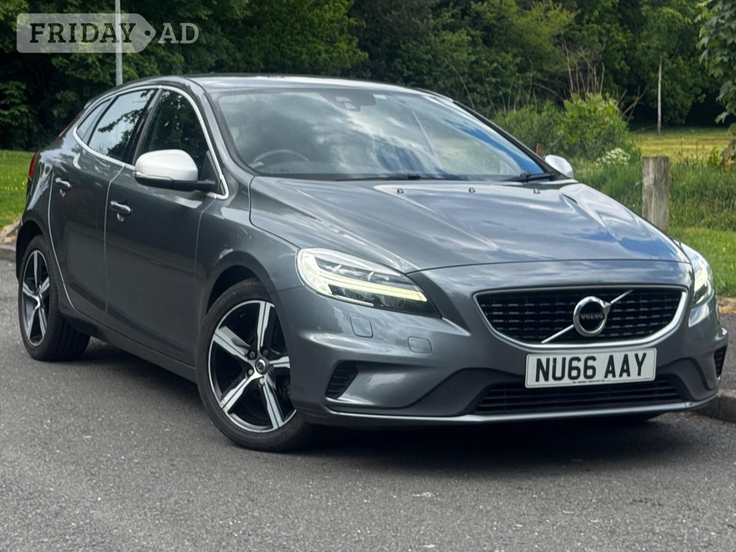 Volvo V40 2016 - Cars in Birmingham