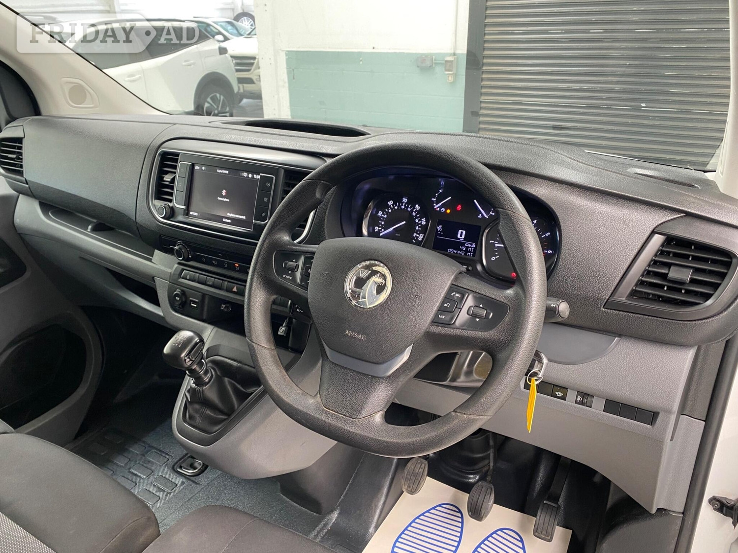 [ berth ]Vauxhall Vivaro