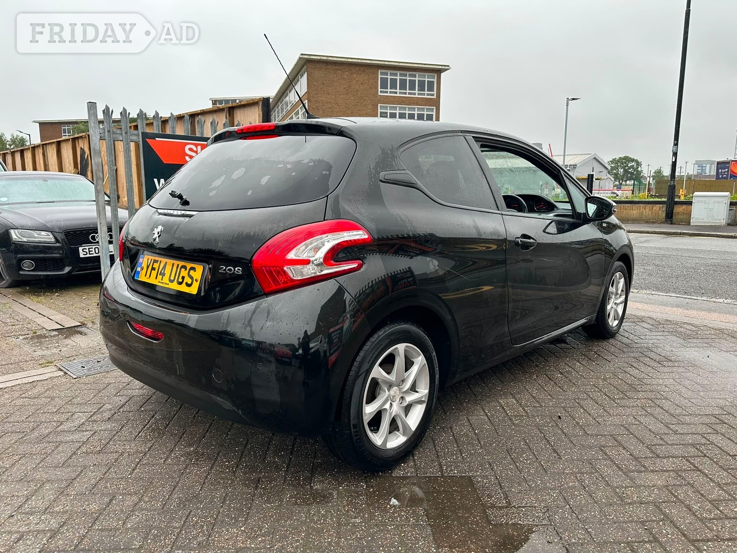 Peugeot 208 2014 - Cars in Slough