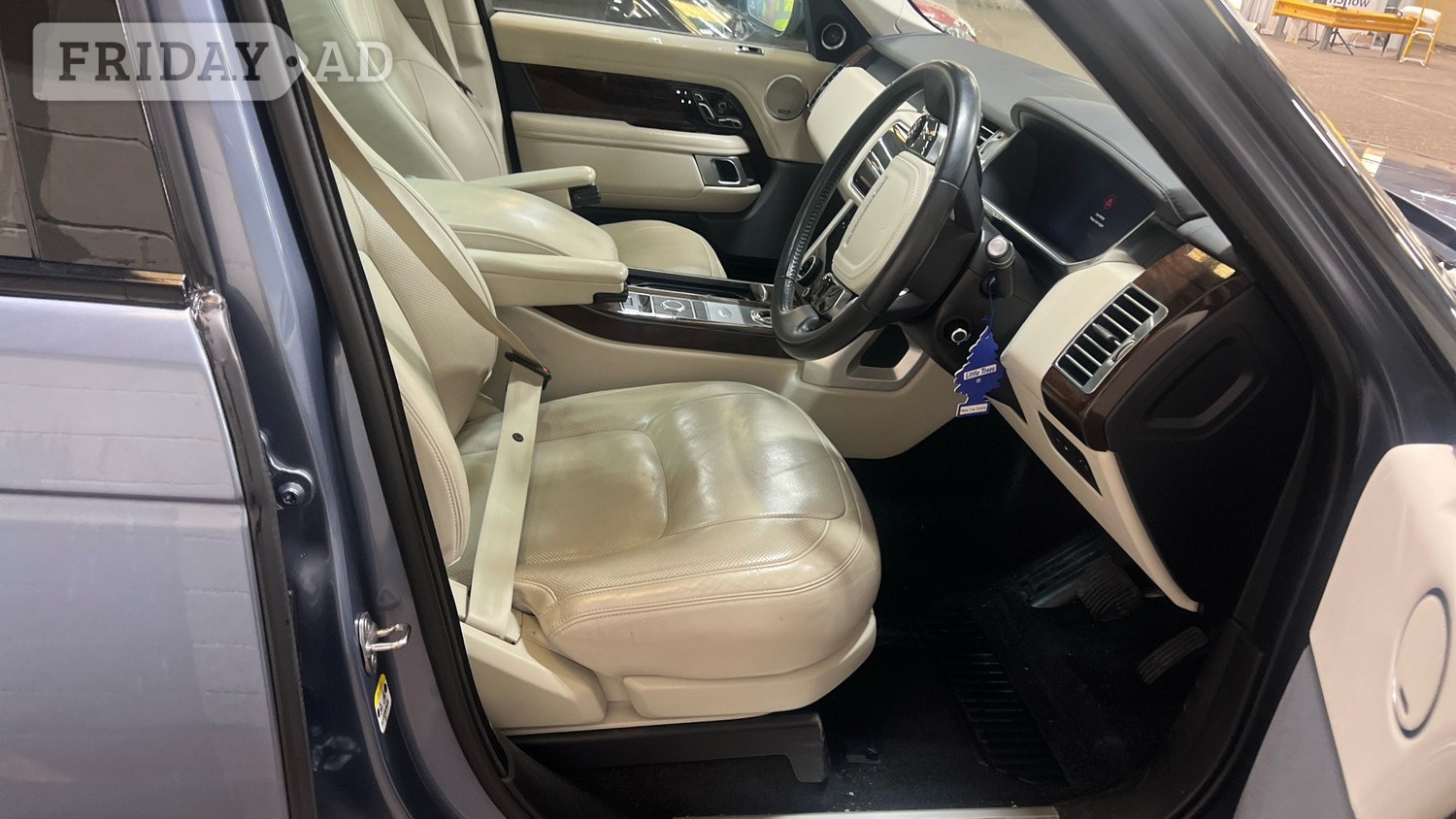 [ berth ]Land Rover Range Rover