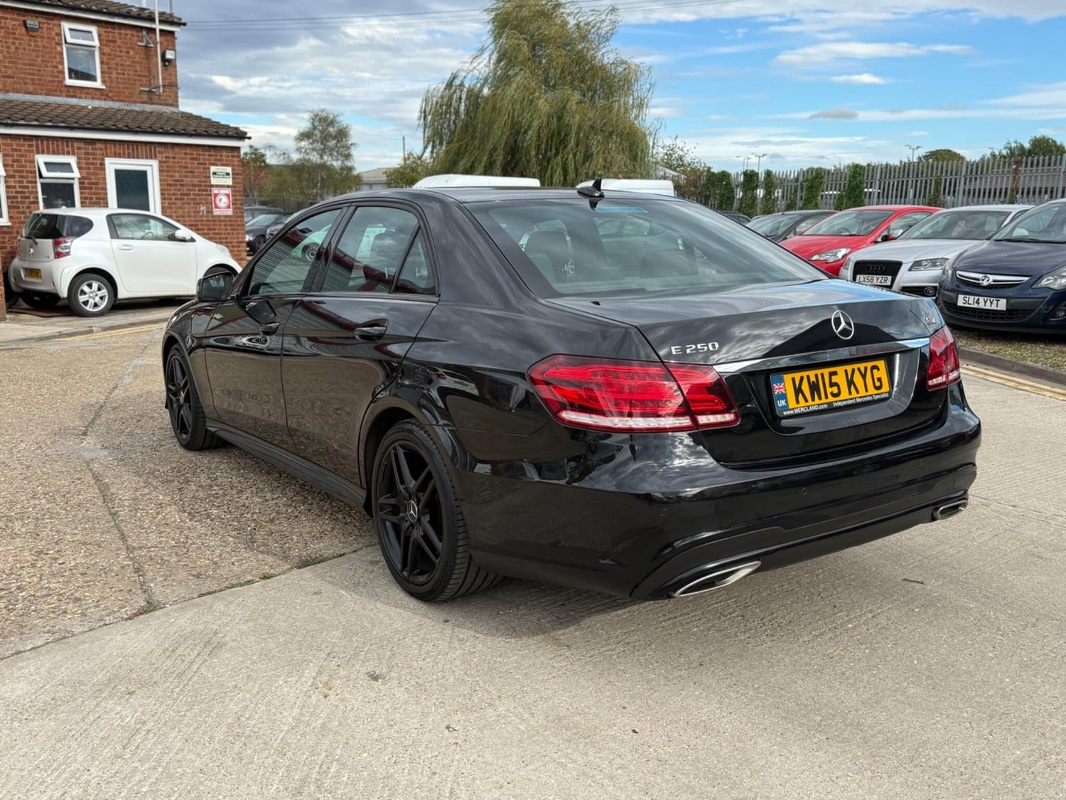 Mercedes-Benz E Class 2015 - Cars in Leighton Buzzard