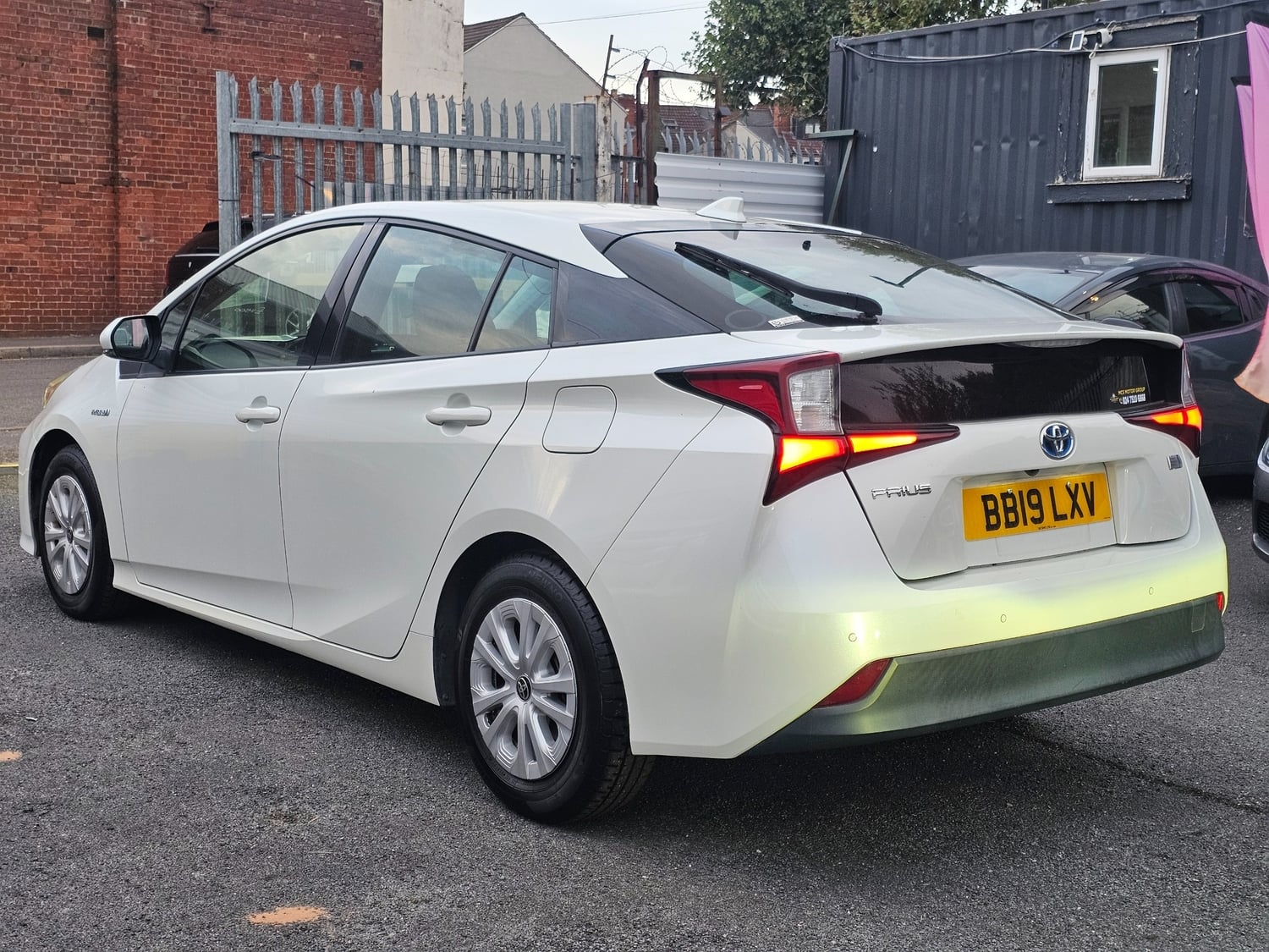 Toyota Prius 2019 - Cars