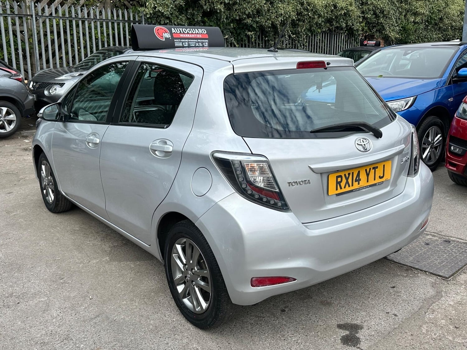 Toyota Yaris 2014 - Cars