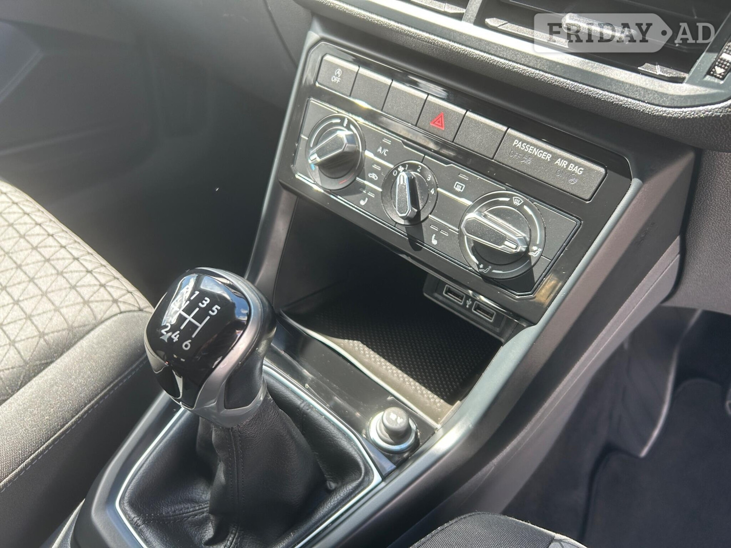 Volkswagen T-Cross 2020 - Cars