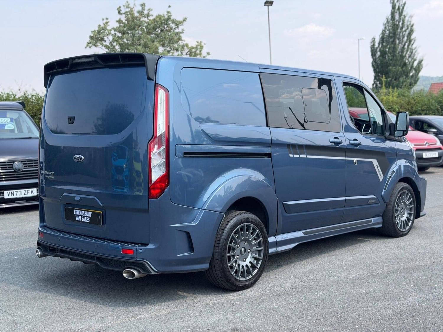 [ berth ]Ford Transit Custom