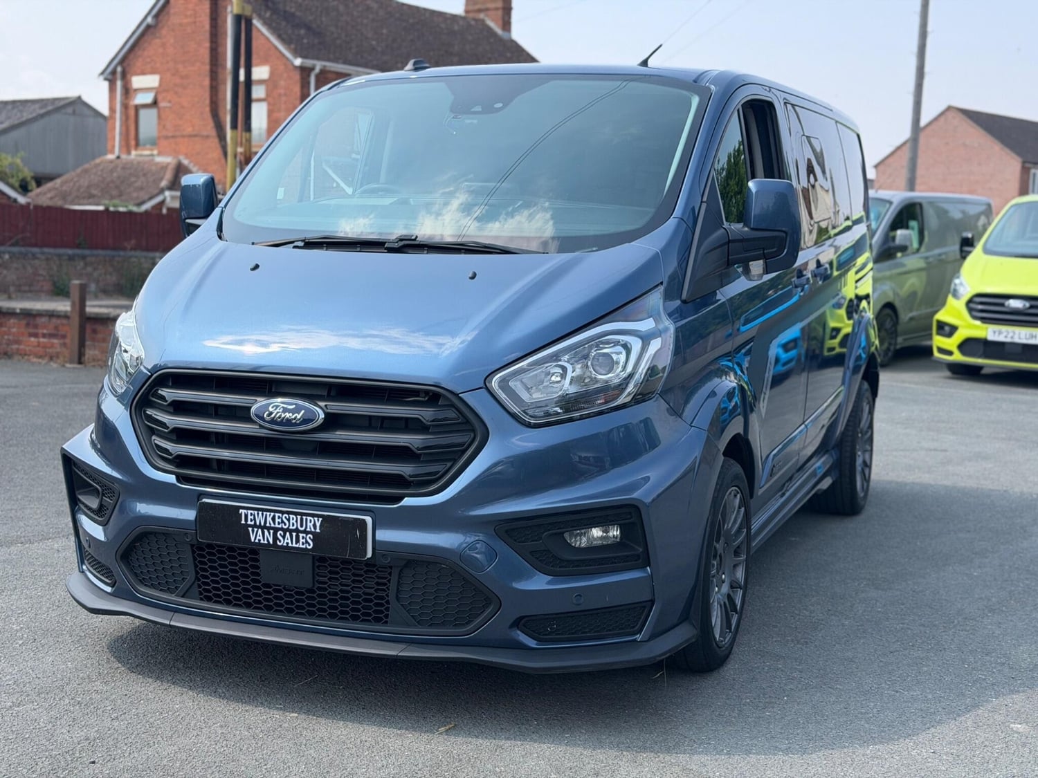 Ford Transit Custom 2023 - Vans & Commercial Vehicles