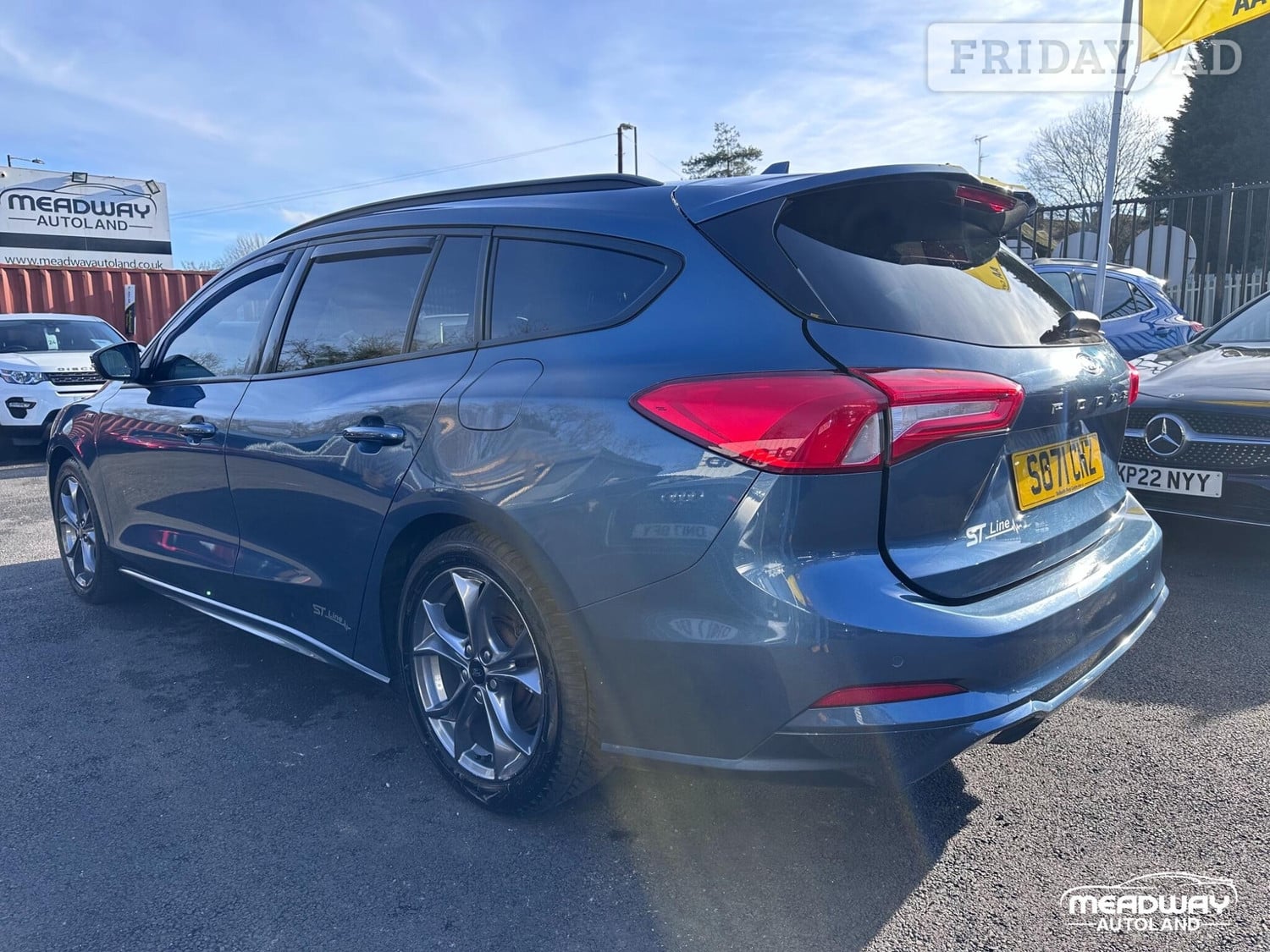 Ford Focus 2021 - Cars