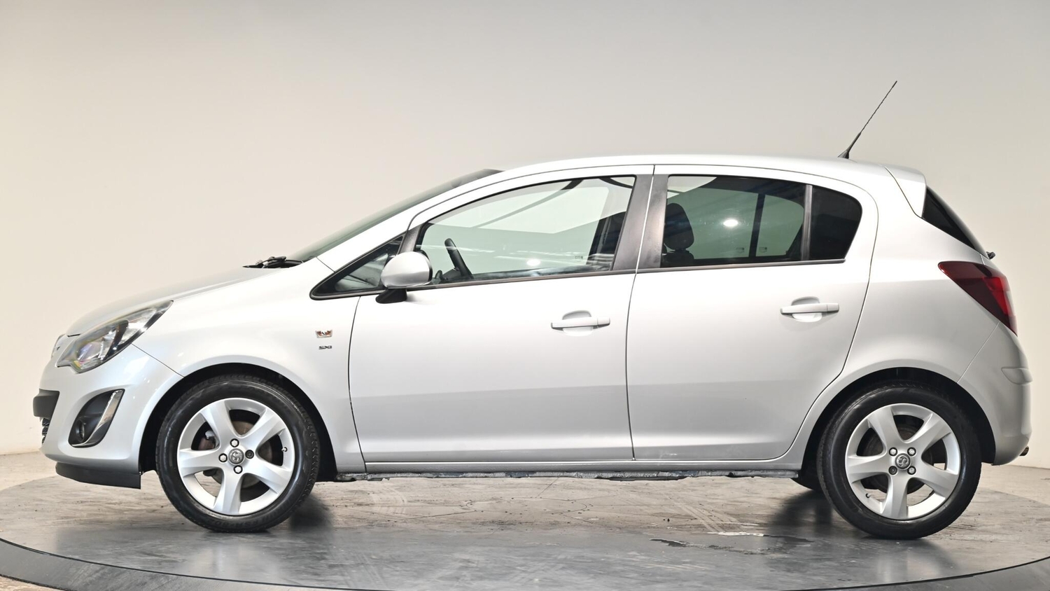 [ berth ]Vauxhall Corsa