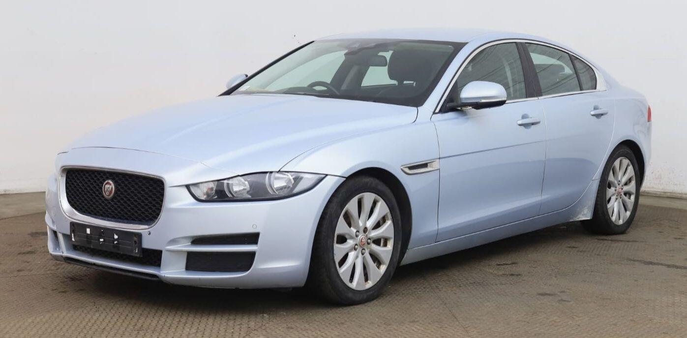 Jaguar XE 2015 - Cars