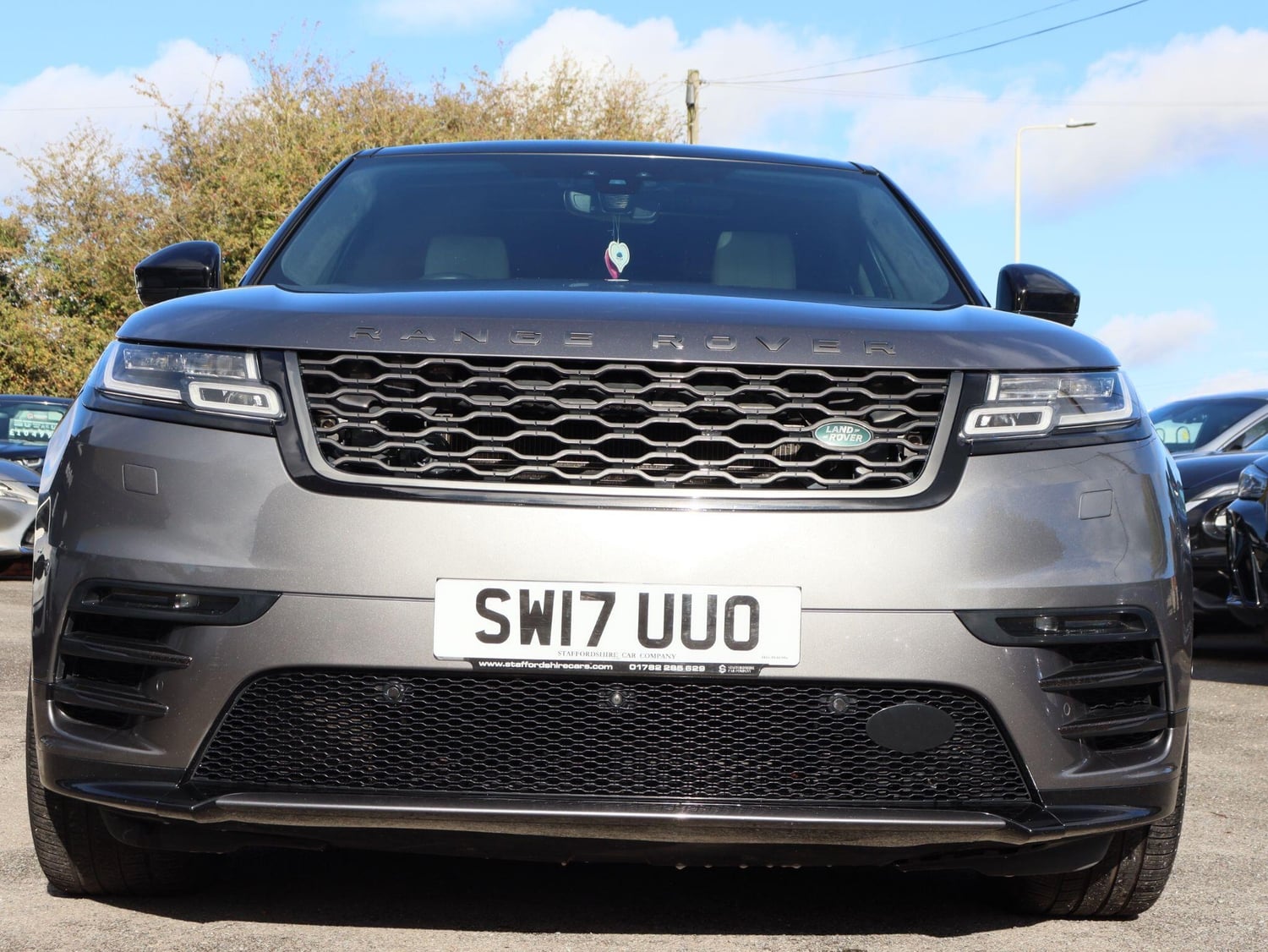 [ berth ]Land Rover Range Rover Velar