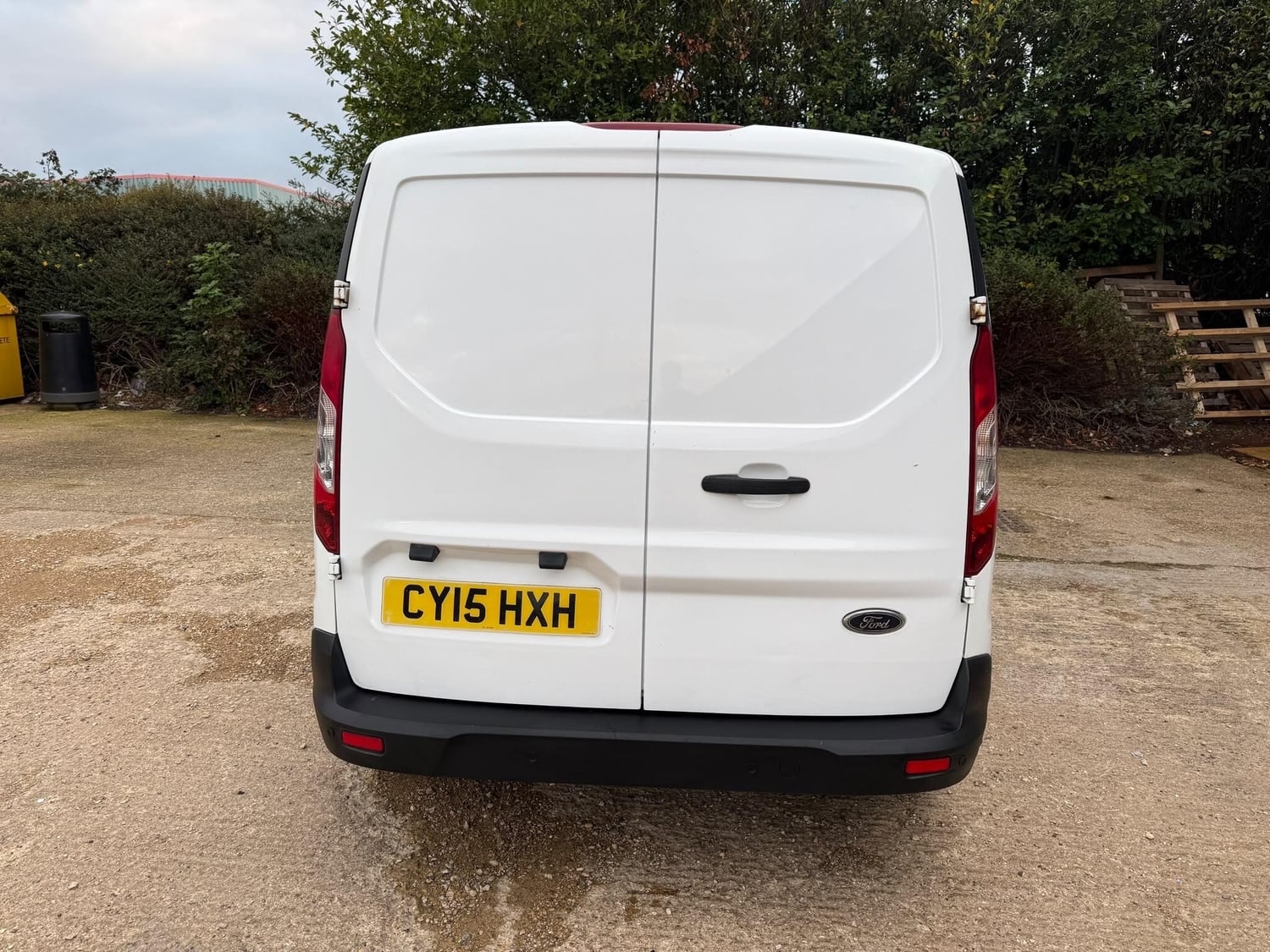 [ berth ]Ford Transit Connect