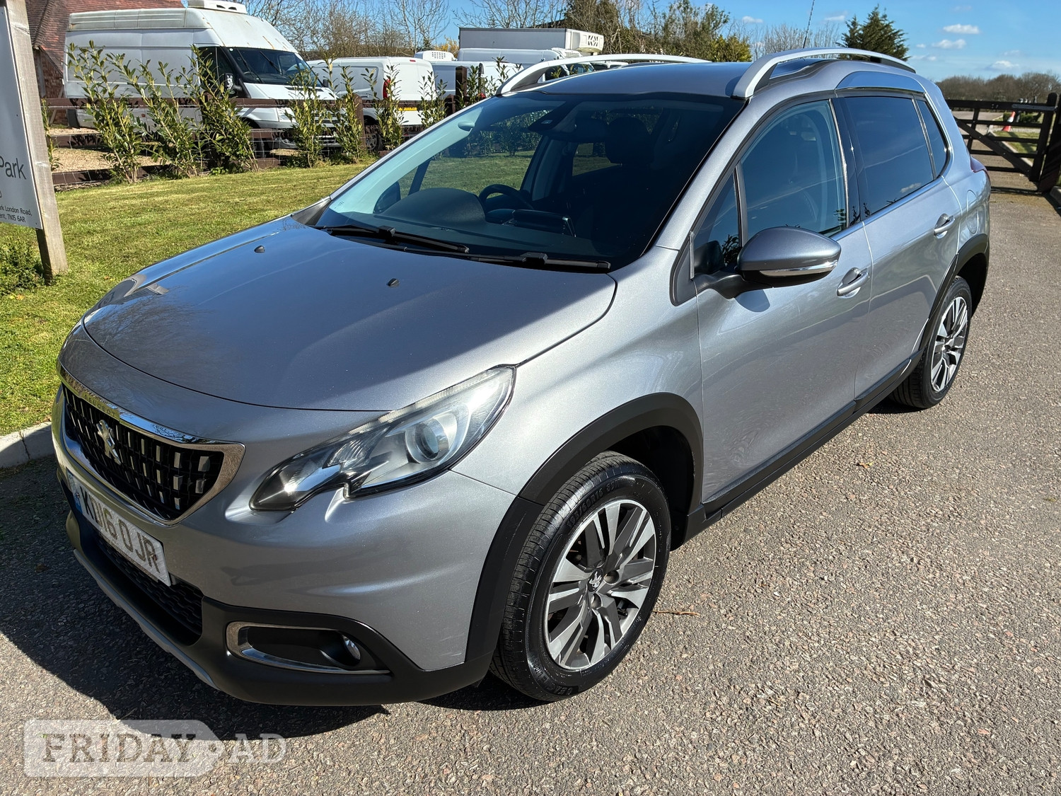 [ berth ]Peugeot 2008