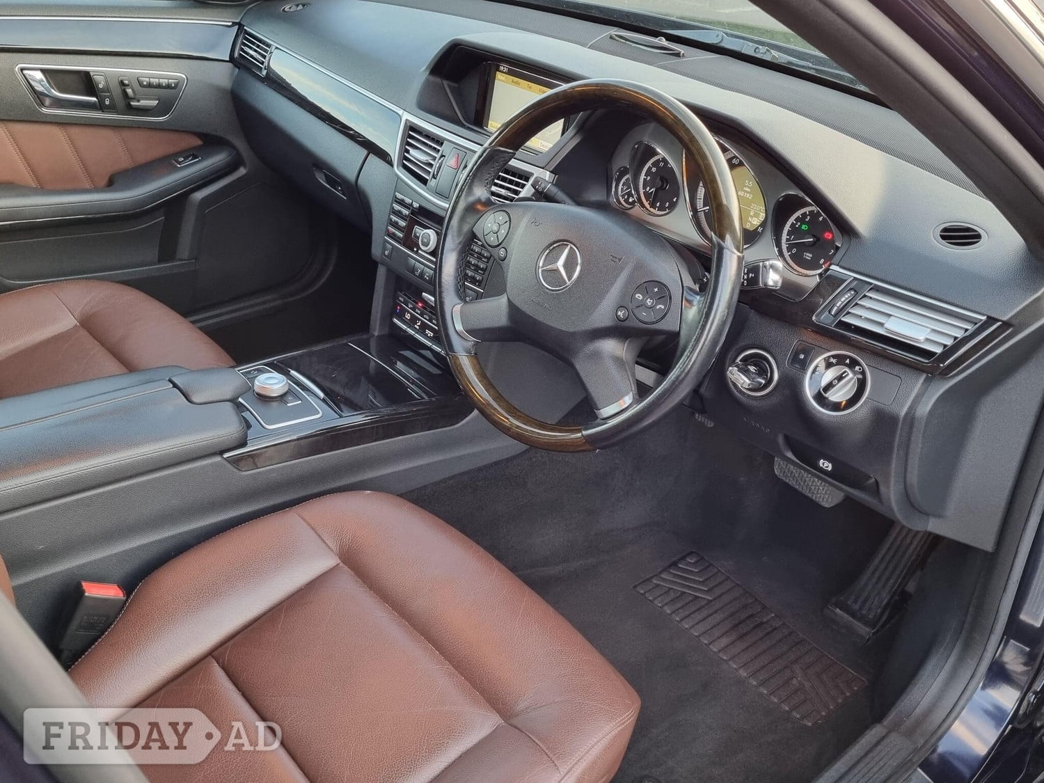 [ berth ]Mercedes-Benz E Class