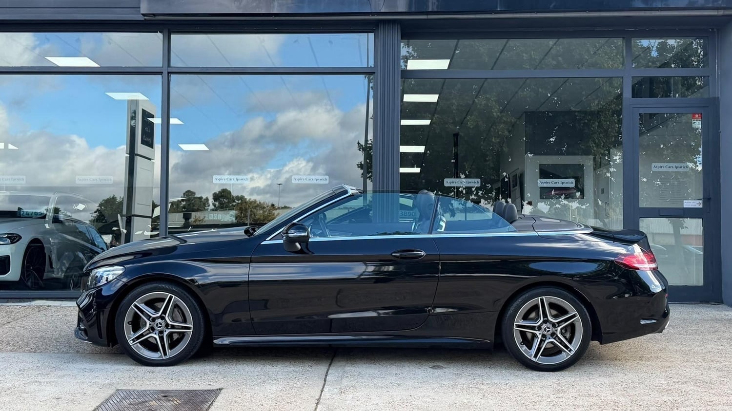 [ berth ]Mercedes-Benz C Class